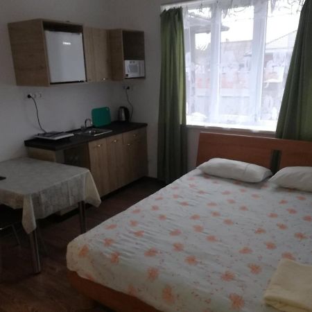 Guest House Аirport Brest Esterno foto