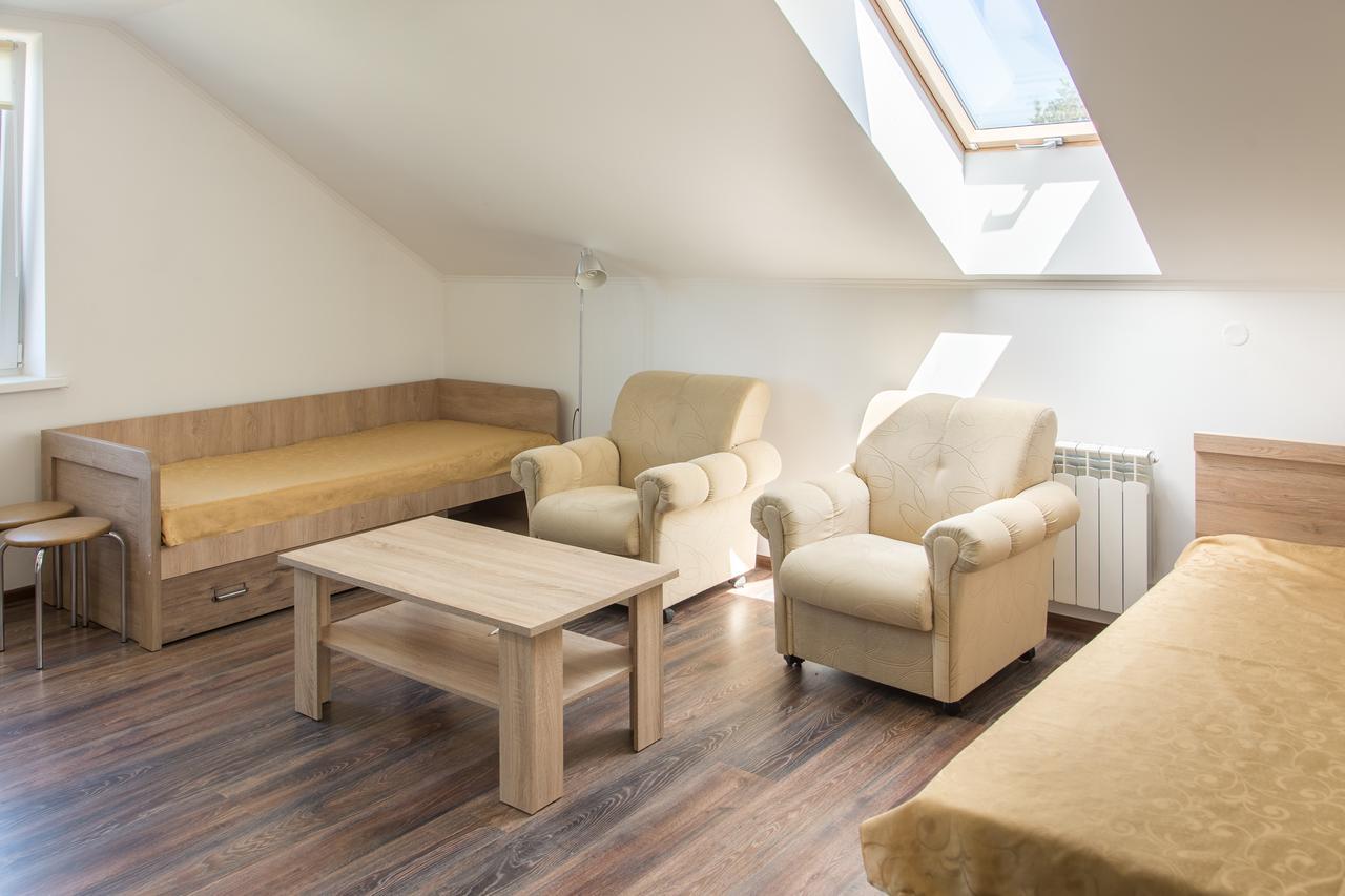 Guest House Аirport Brest Esterno foto